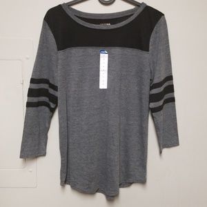 3/4 sleeve grey shirt